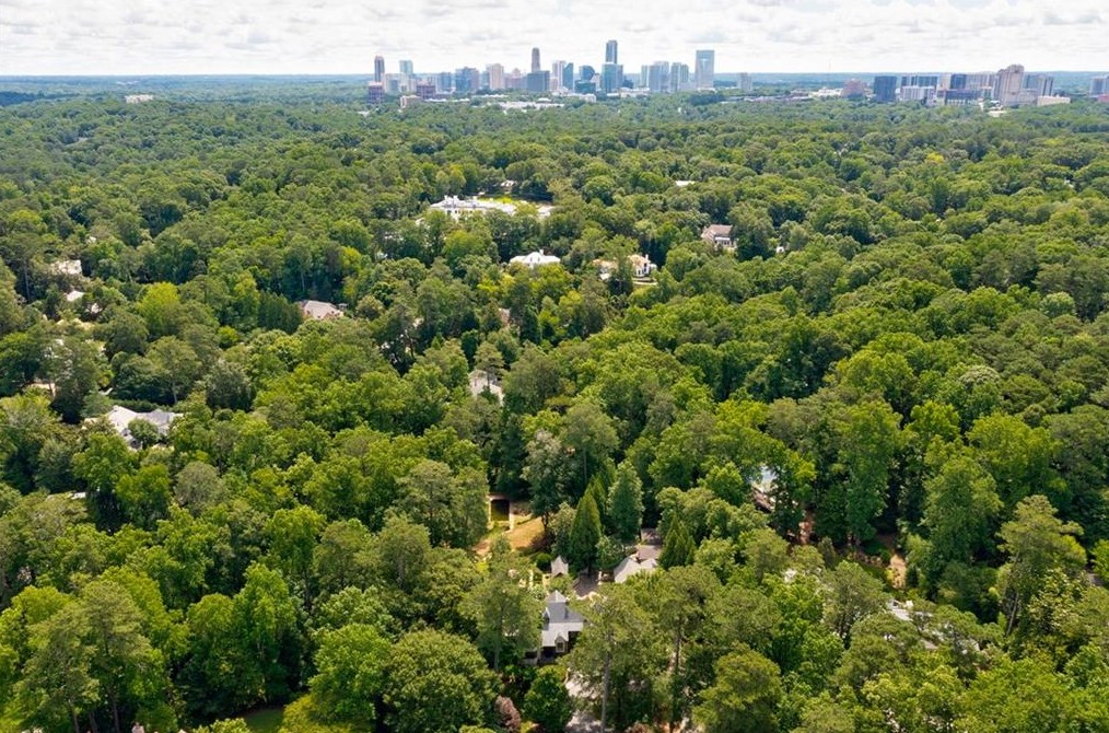 3541 Tuxedo Rd, Atlanta GA  30305-1048 exterior