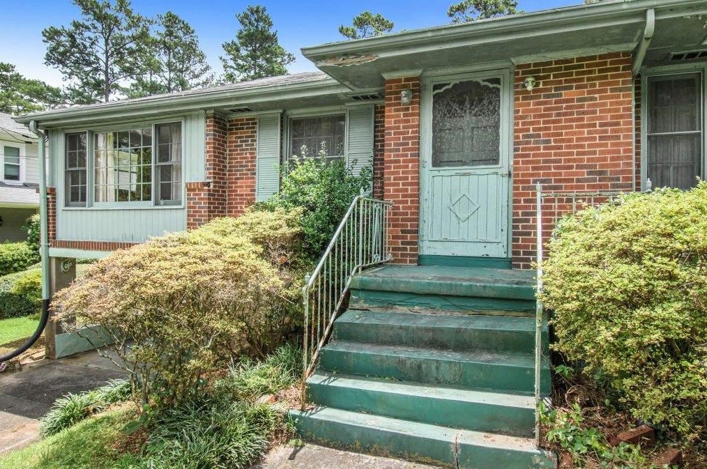 2115 Pinellas Trl, Decatur GA  30033-1930 exterior