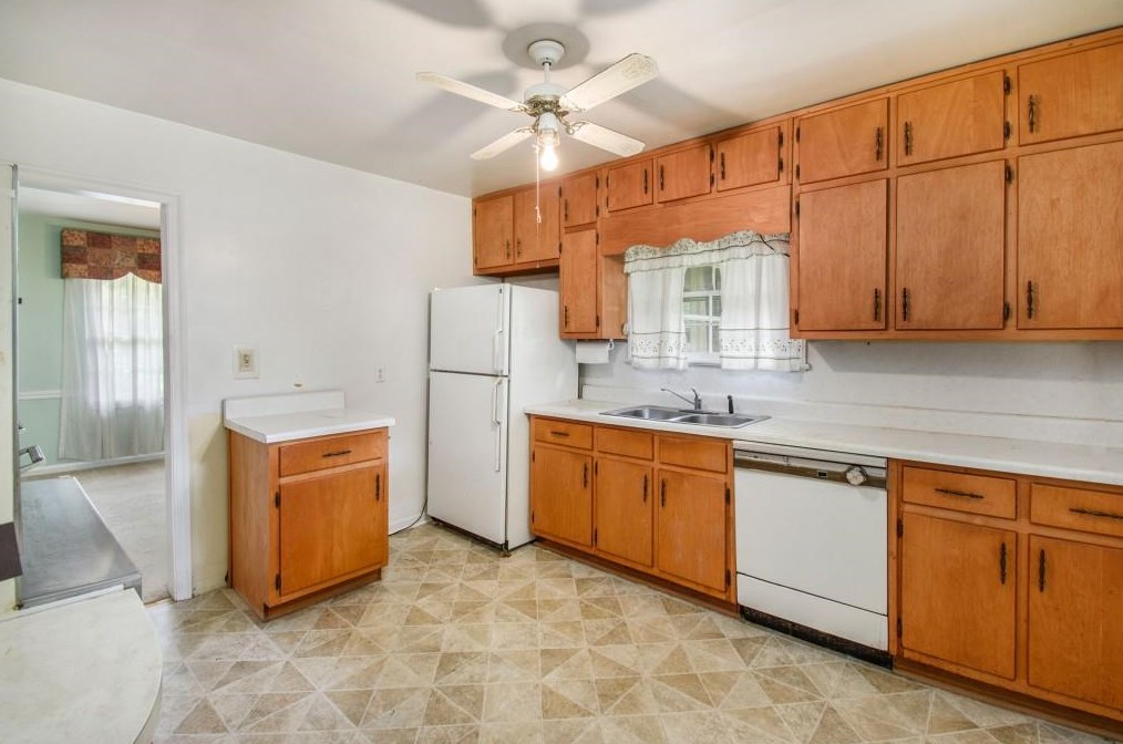 2115 Pinellas Trl, Decatur GA  30033-1930 exterior