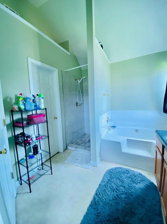 2572 Captains Row, Decatur GA  30035-3062 exterior