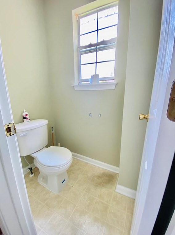 2572 Captains Row, Decatur GA  30035-3062 exterior