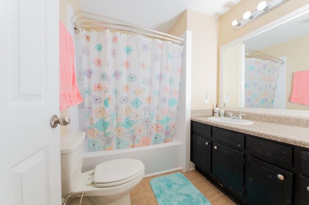 3976 Wedgefield Cir, Decatur GA  30035-2388 exterior