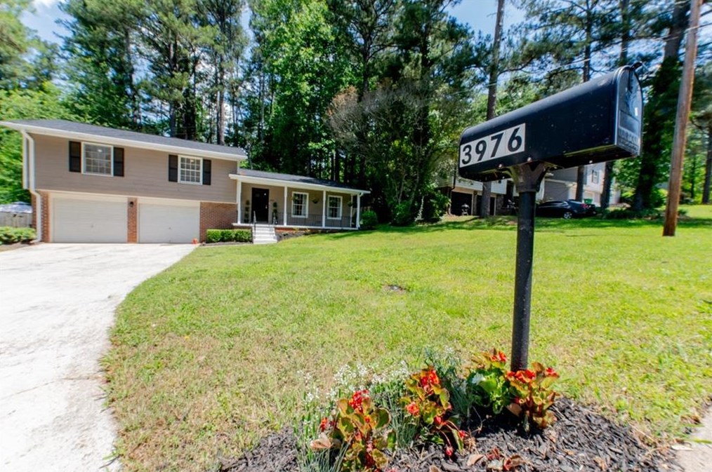3976 Wedgefield Cir, Decatur GA  30035-2388 exterior
