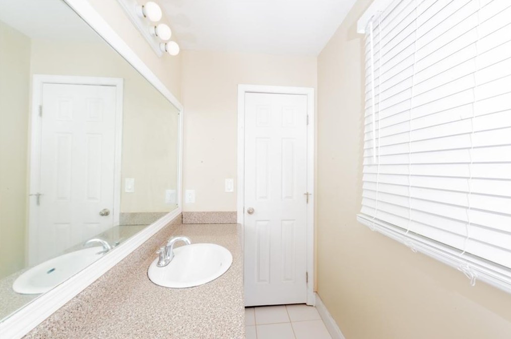 3976 Wedgefield Cir, Decatur GA  30035-2388 exterior