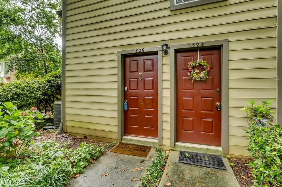 1326 Weatherstone Way, Atlanta GA  30324-4645 exterior