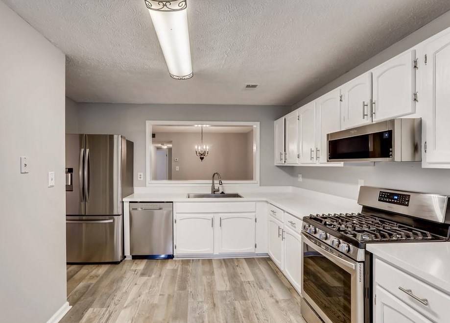 1326 Weatherstone Way, Atlanta GA  30324-4645 exterior