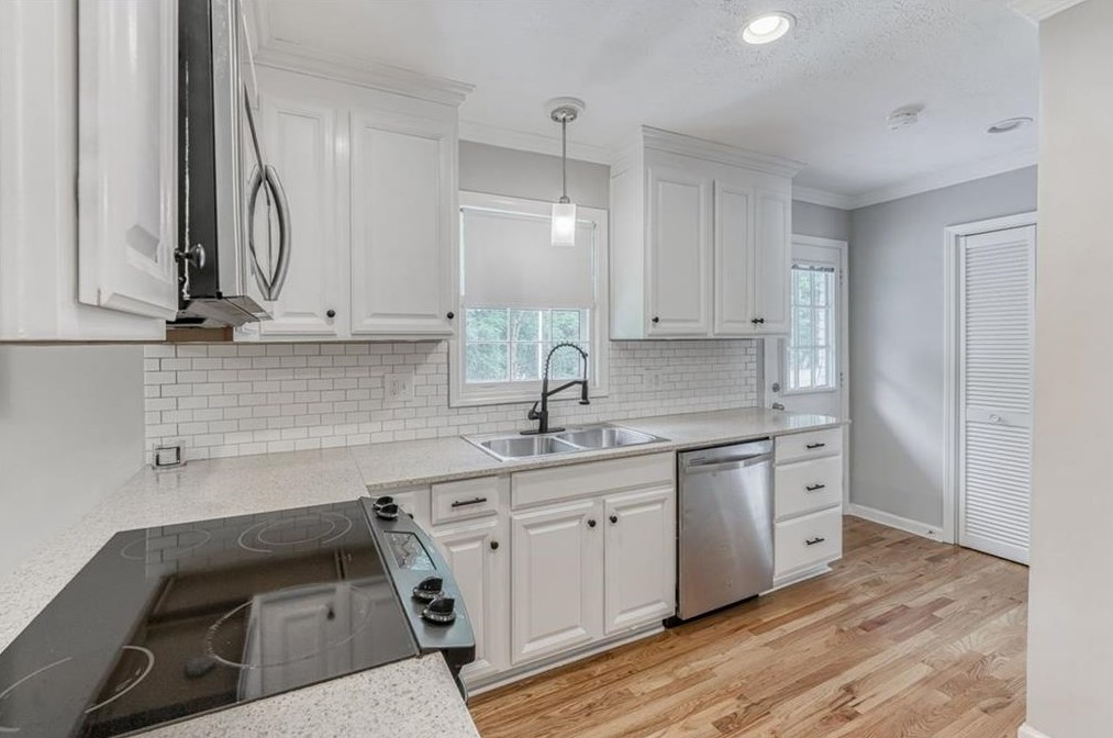 2998 Barry Ave, Smyrna GA  30082-1904 exterior