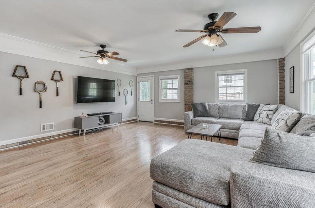 2998 Barry Ave, Smyrna GA  30082-1904 exterior