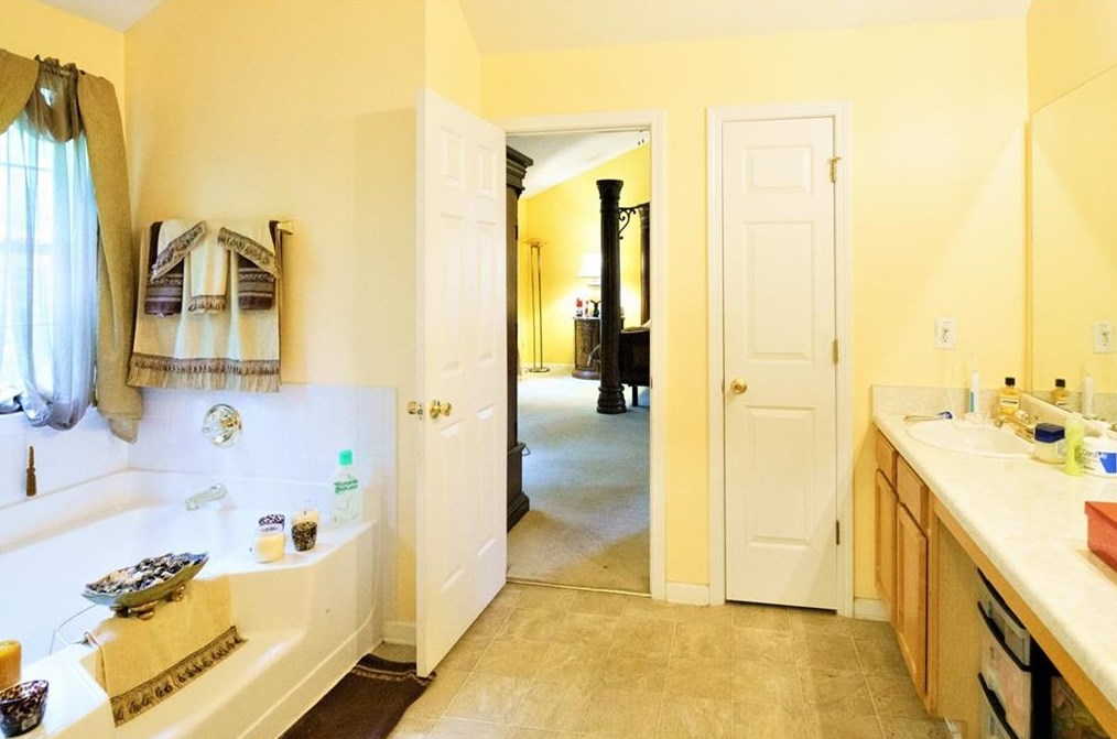 4813 Galleon Xing, Decatur GA  30035-3043 exterior