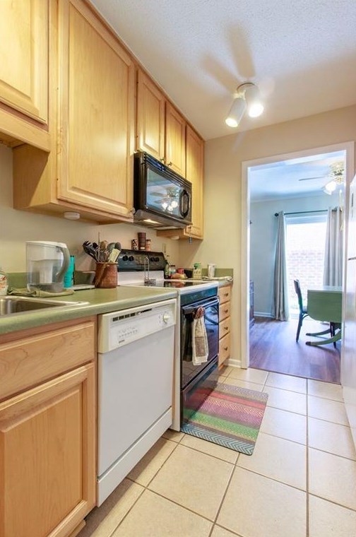 2273 Pernoshal Ct, Atlanta GA 30338-6448 exterior