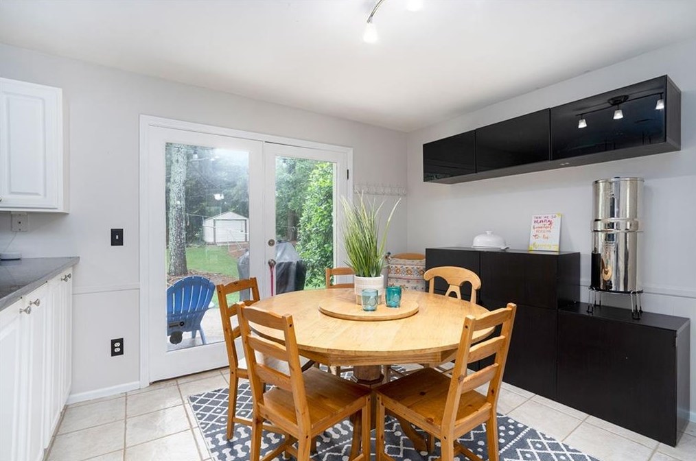 1271 Sanden Ferry Dr, Decatur GA  30033-3345 exterior