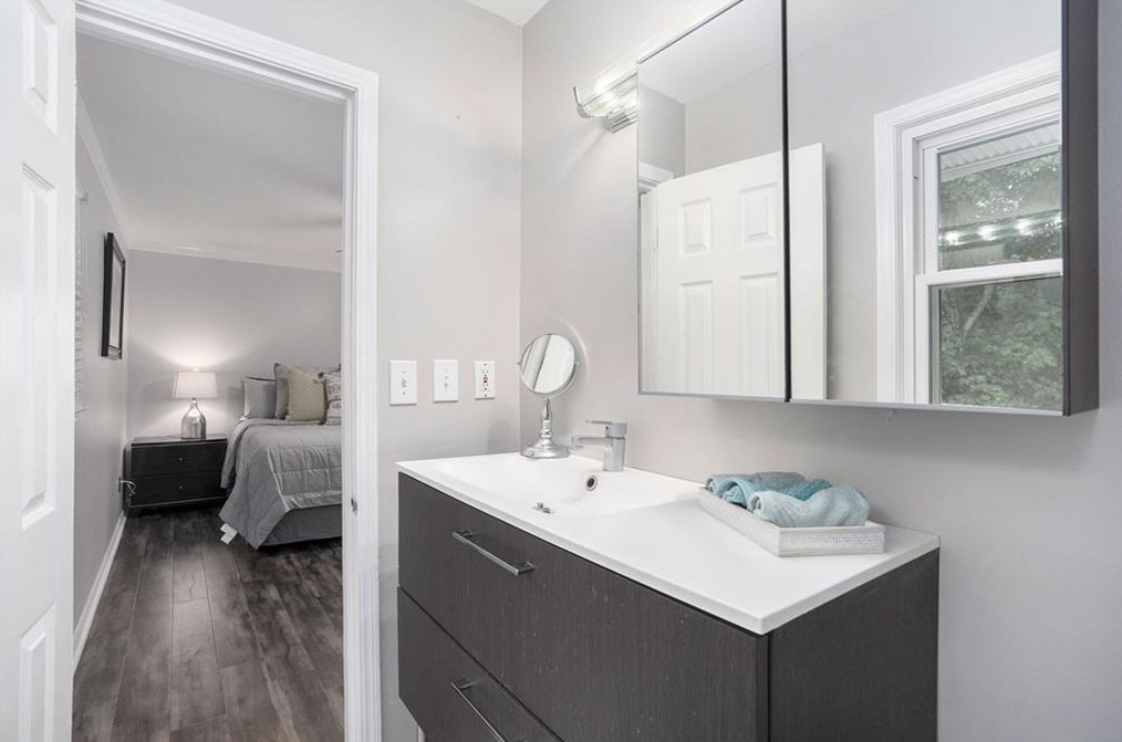 1271 Sanden Ferry Dr, Decatur GA  30033-3345 exterior