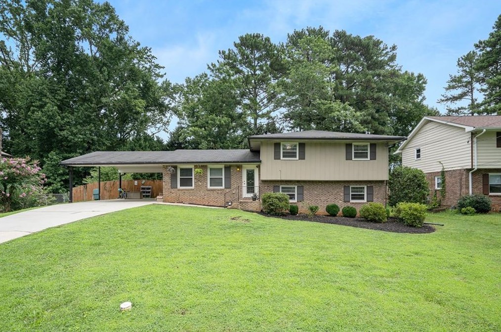 1271 Sanden Ferry Dr, Decatur GA  30033-3345 exterior