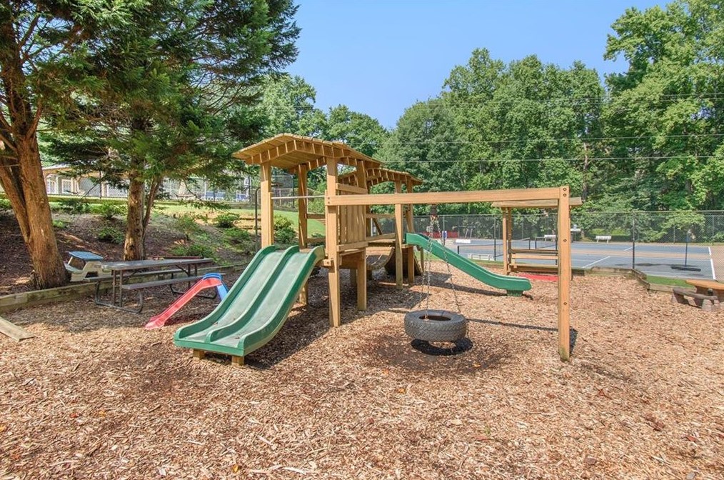 1271 Sanden Ferry Dr, Decatur GA  30033-3345 exterior