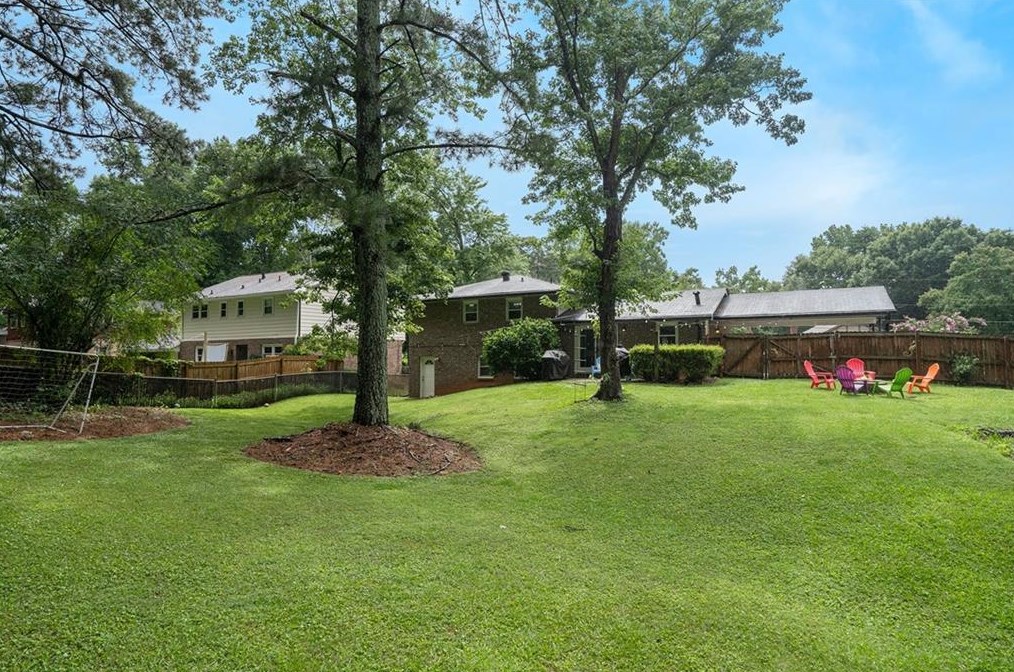 1271 Sanden Ferry Dr, Decatur GA  30033-3345 exterior