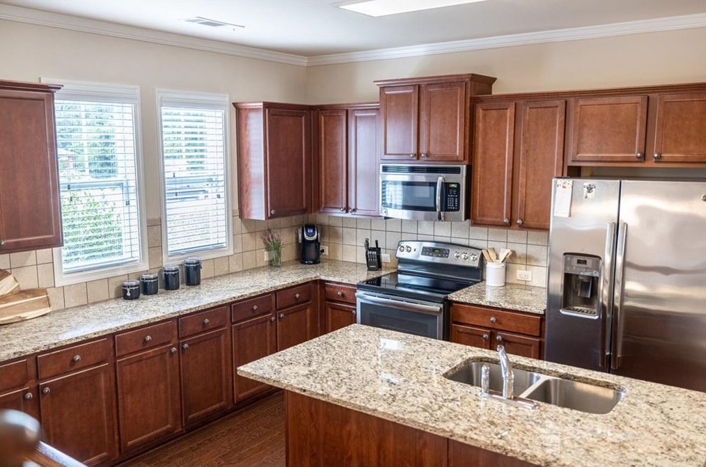 3084 Turman Cir, Decatur GA  30033-3259 exterior