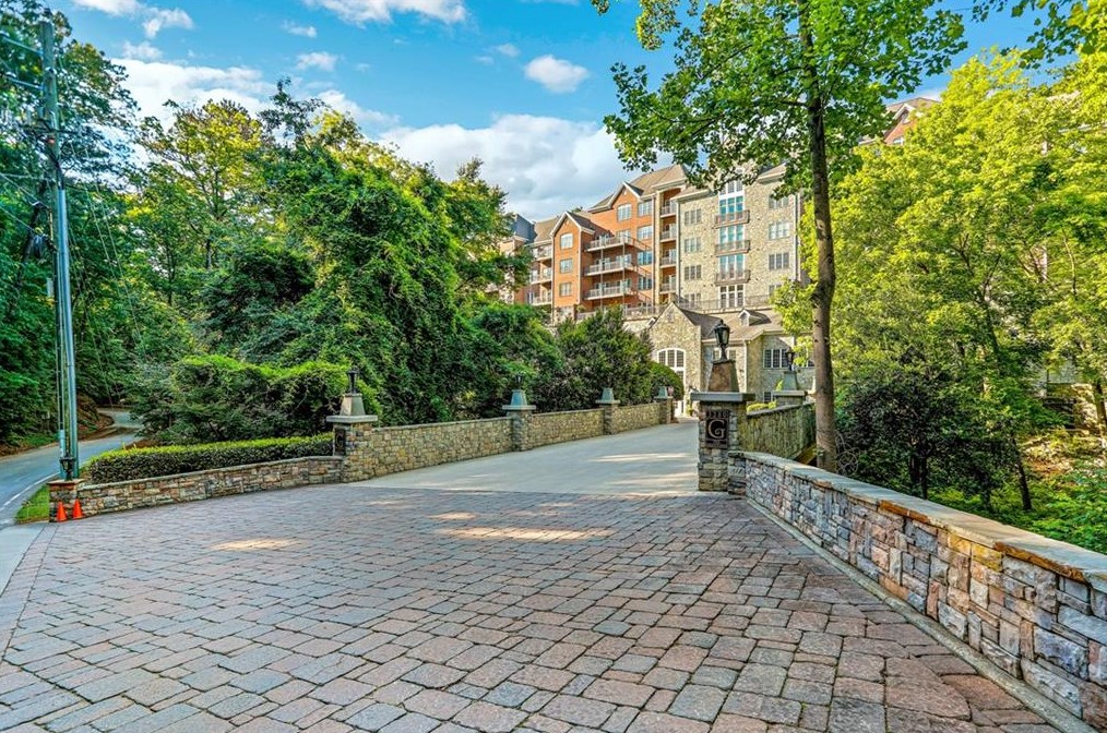 3280 Stillhouse Ln, Atlanta GA  30339-3741 exterior