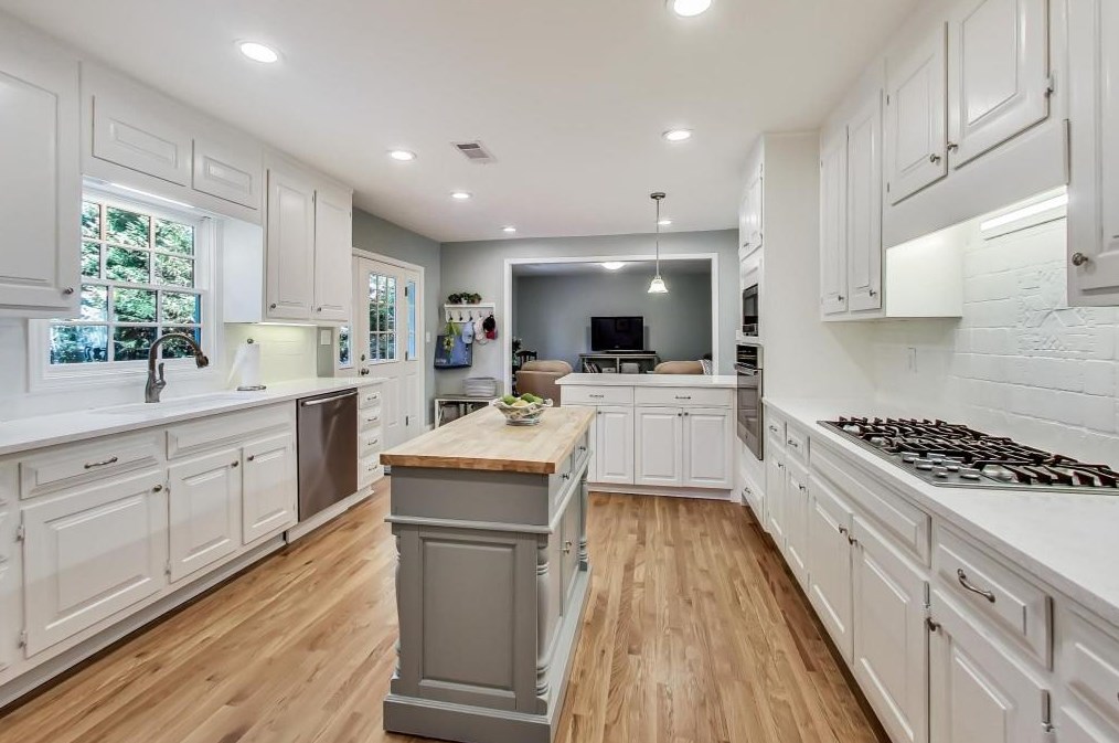 822 Wesley Dr, Atlanta GA  30305-3925 exterior