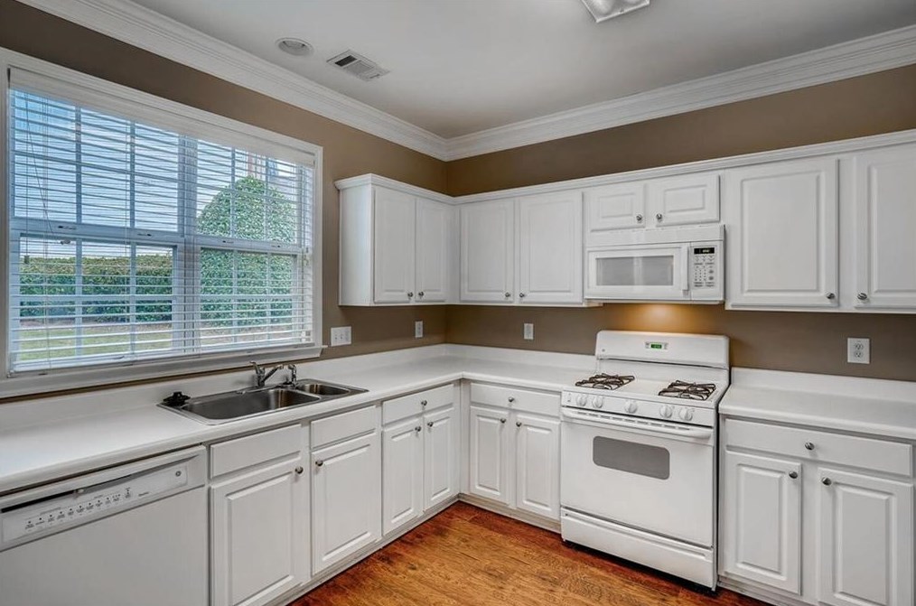 604 Wendlebury Ct, Alpharetta GA 30004-0782 exterior