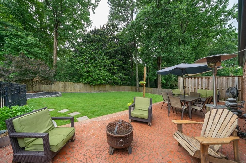 1519 Rainier Falls Dr, Atlanta GA  30329-4105 exterior