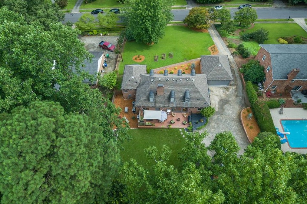 1519 Rainier Falls Dr, Atlanta GA  30329-4105 exterior