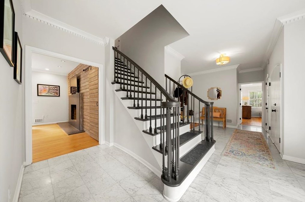 1519 Rainier Falls Dr, Atlanta GA  30329-4105 exterior