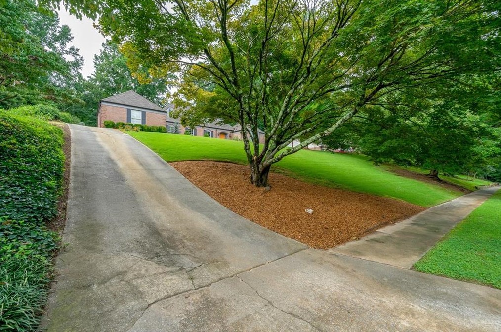 1519 Rainier Falls Dr, Atlanta GA  30329-4105 exterior