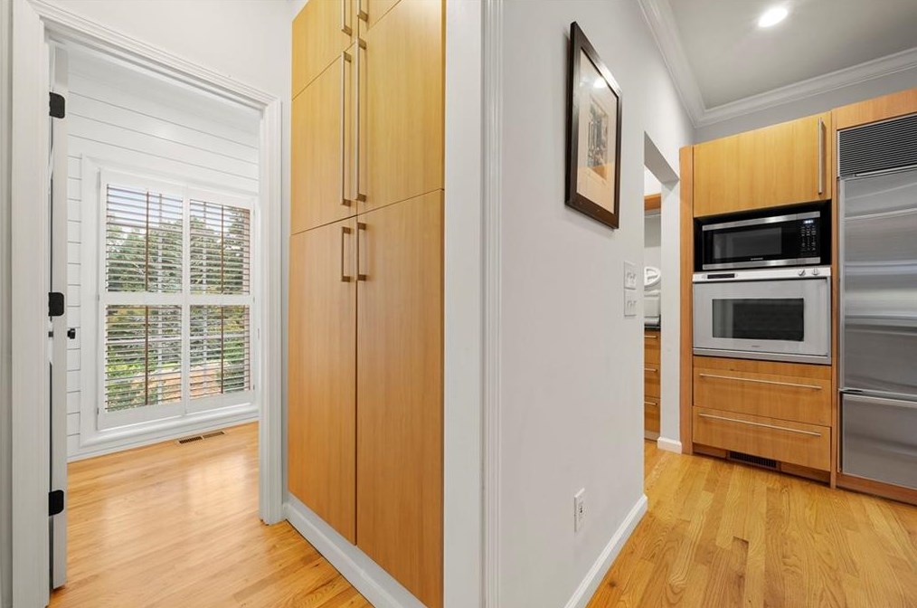 1519 Rainier Falls Dr, Atlanta GA  30329-4105 exterior