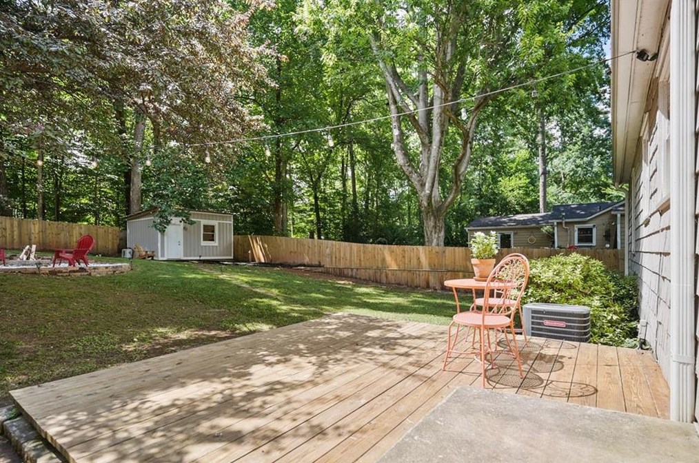 549 Scott Cir, Decatur GA  30033-4727 exterior