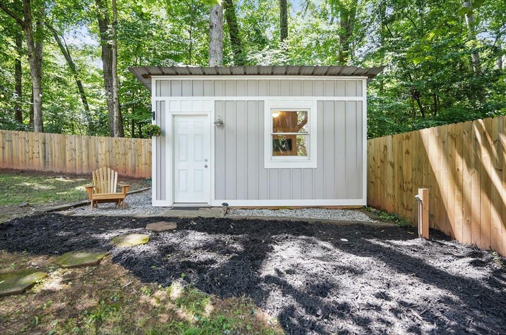 549 Scott Cir, Decatur GA  30033-4727 exterior