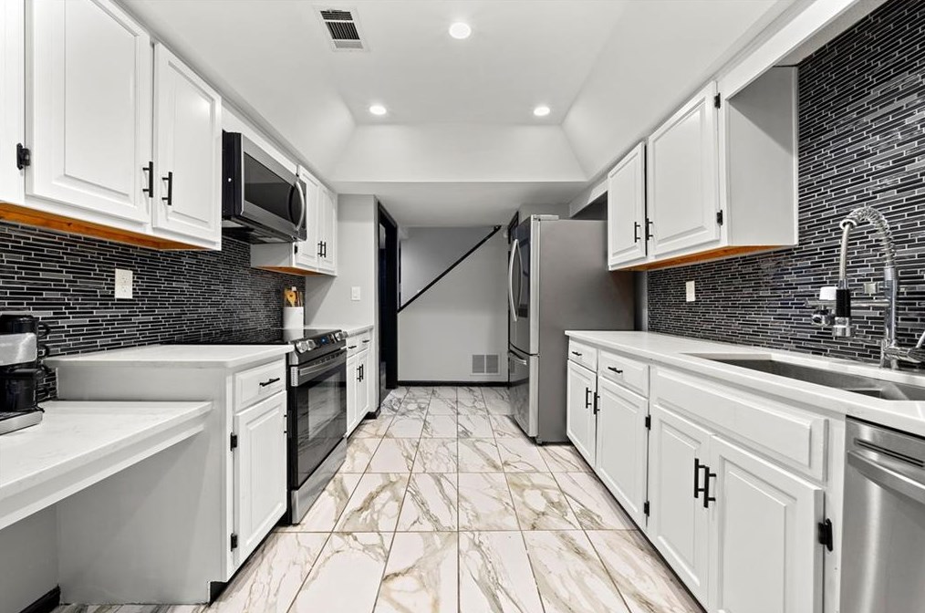 2908 Woodruff Dr, Smyrna GA 30080-3854 exterior