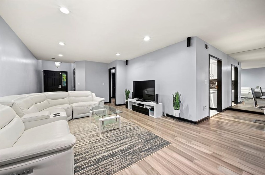 2908 Woodruff Dr, Smyrna GA 30080-3854 exterior