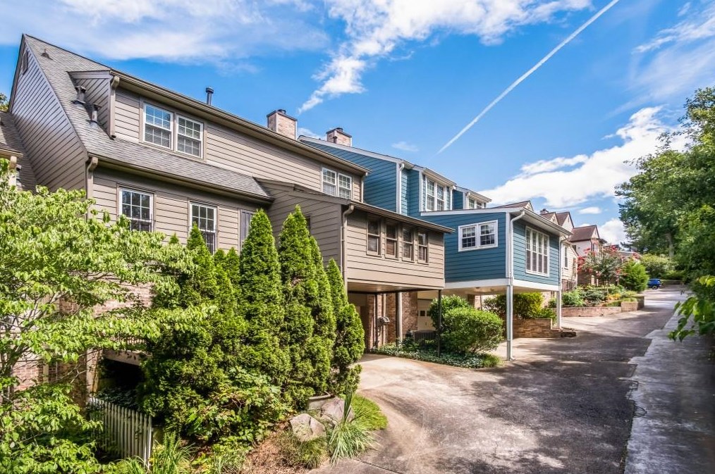 1504 Brianwood Rd, Decatur GA  30033-1723 exterior