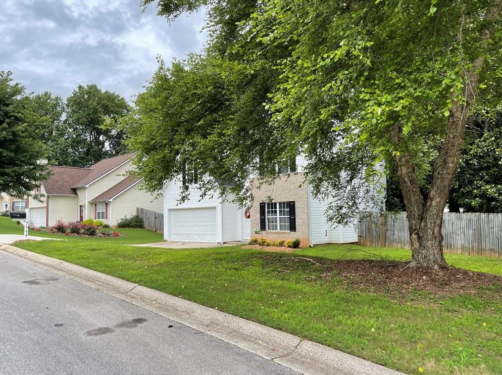 7064 Saratoga Dr, Flowery Branch GA  30542-5668 exterior