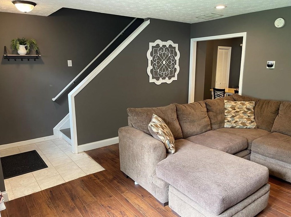 7064 Saratoga Dr, Flowery Branch GA  30542-5668 exterior