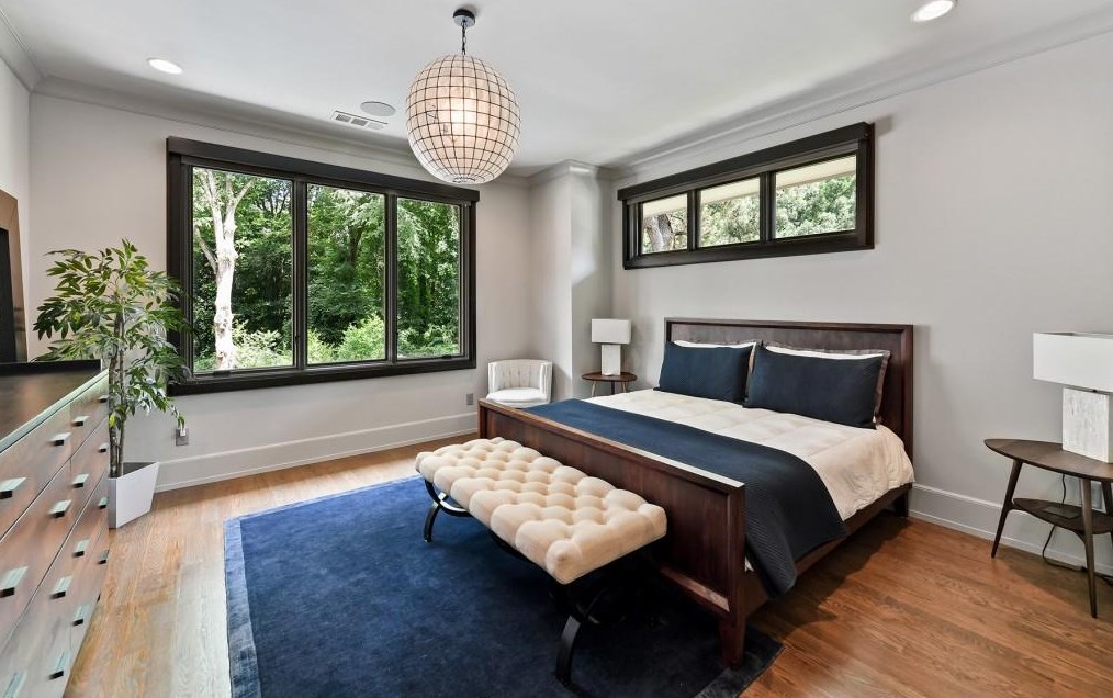 200 Old Ivy Rd, Atlanta GA  30342-4522 exterior