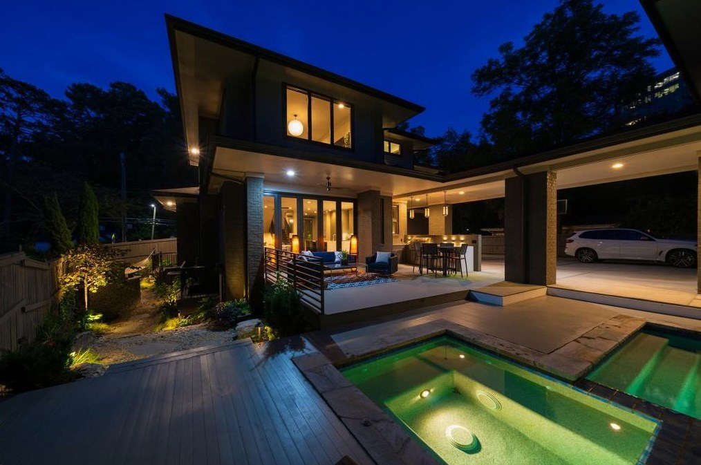 200 Old Ivy Rd, Atlanta GA  30342-4522 exterior