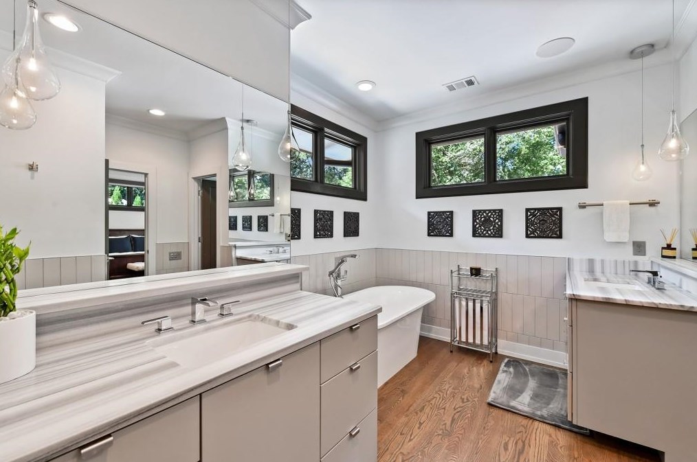 200 Old Ivy Rd, Atlanta GA  30342-4522 exterior