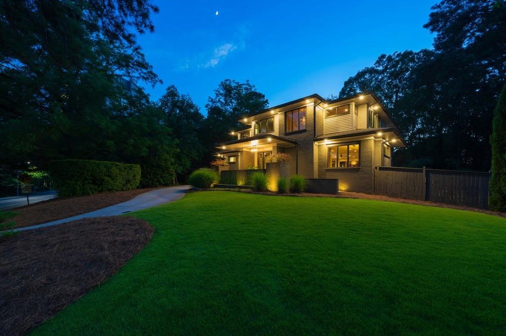 200 Old Ivy Rd, Atlanta GA  30342-4522 exterior