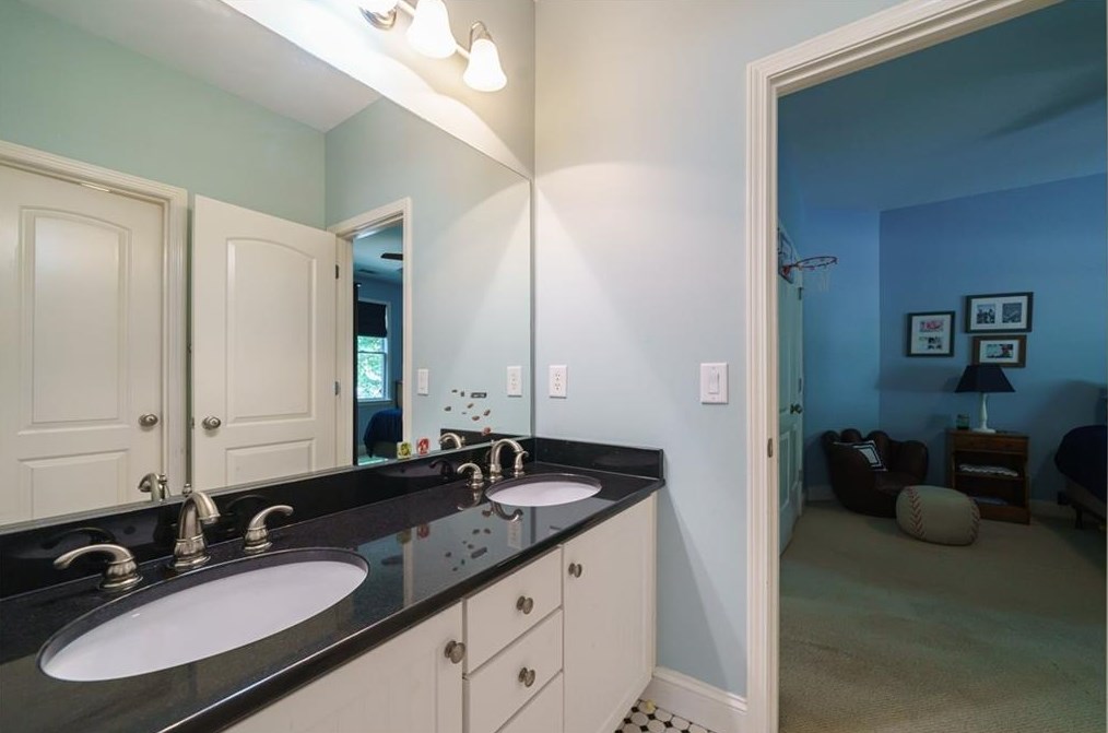 2955 Ringle Rd, Atlanta GA 30341-4715 exterior