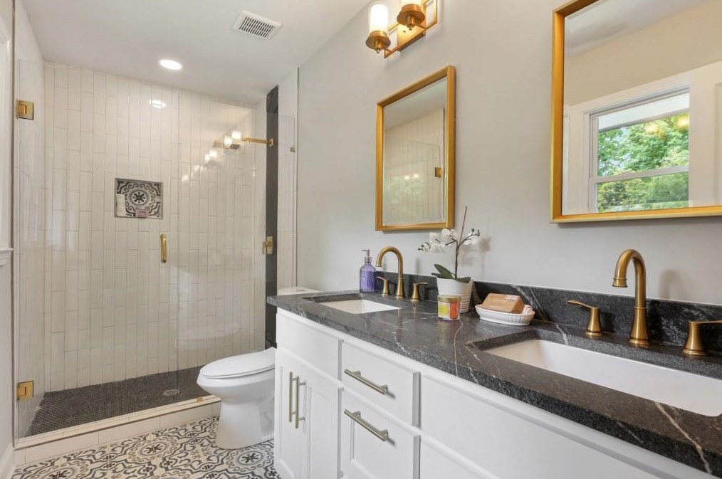 2732 Hawaii Ct, Decatur GA  30033-2335 exterior