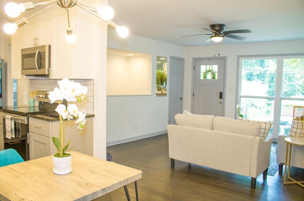 3068 Anthony Dr, Decatur GA  30033-3907 exterior