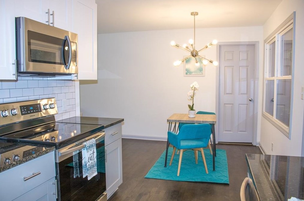 3068 Anthony Dr, Decatur GA  30033-3907 exterior