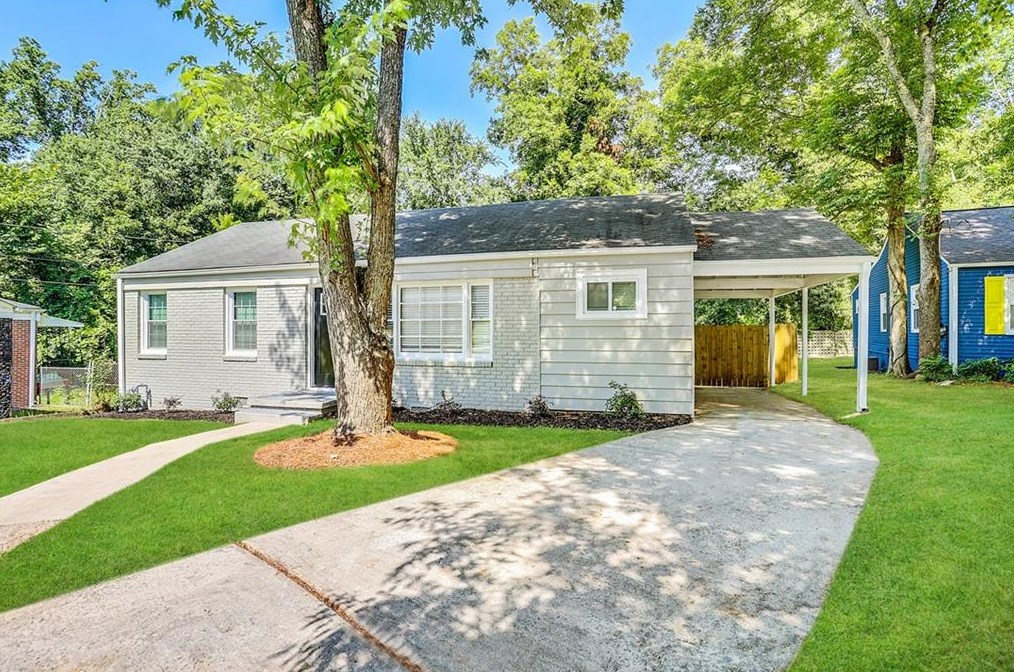 2452 Semmes St, Atlanta GA  30344-2436 exterior