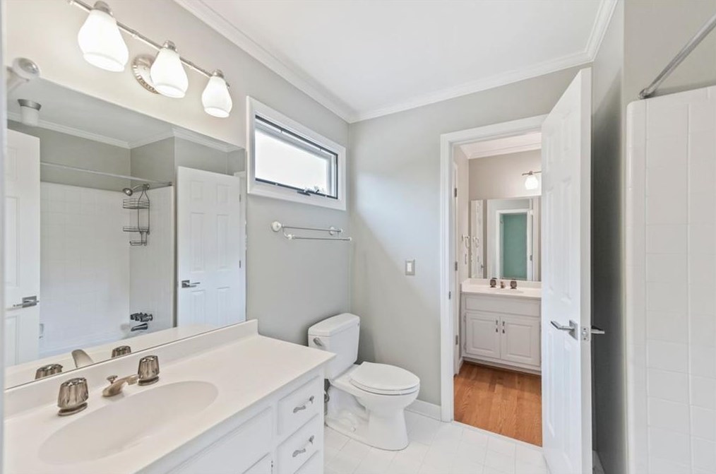 2928 Hamilton Sq, Decatur GA  30033-1146 exterior