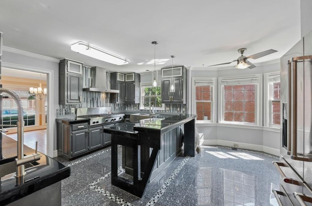 2928 Hamilton Sq, Decatur GA  30033-1146 exterior