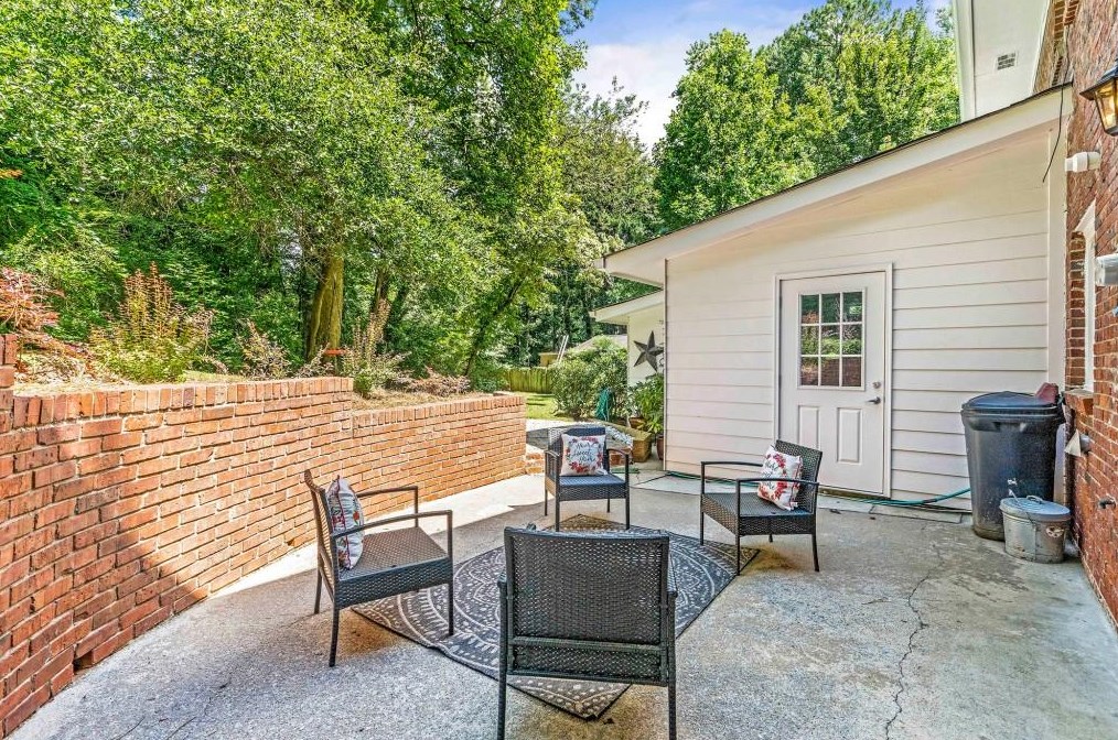 35 Whispering Way, Atlanta GA  exterior