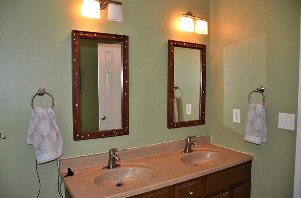 301 Spring View Ct, Dallas GA  30157-5222 exterior