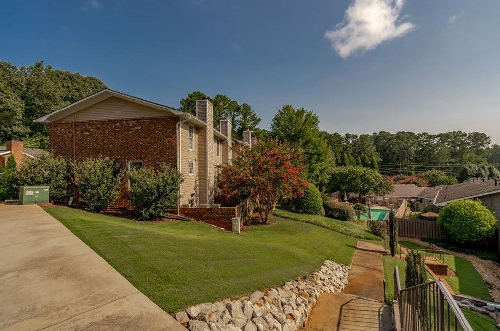 1122 Moorestown Cir, Decatur GA  30033-2725 exterior