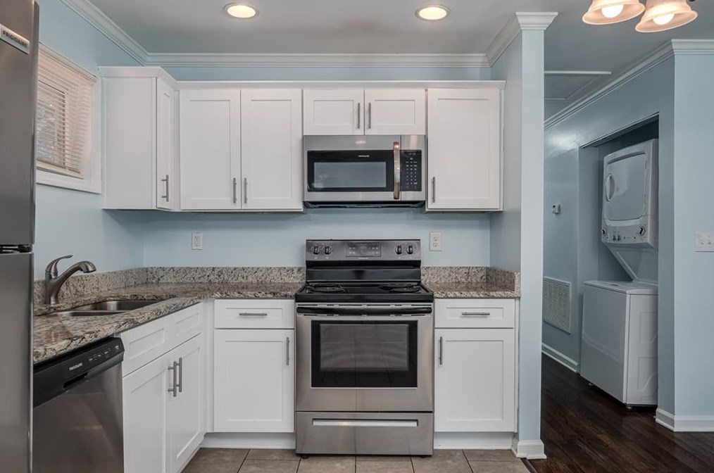 3266 Glenco Dr, Decatur GA  30032-7046 exterior